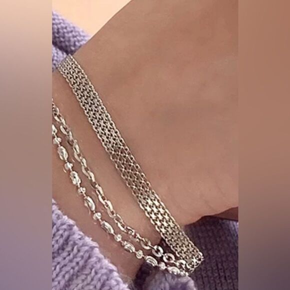 The Dainty Double Link silver bracelet with heart pendant - Picture 6 of 11